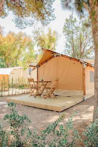 Torredembarra Other | Camping Miramar Playa - cama doble