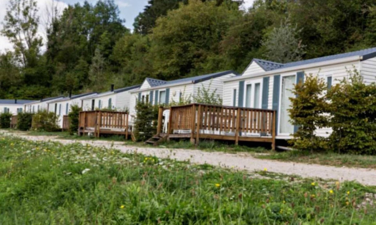 Clairvaux-les-Lacs House | Camping - Piscine - ccagfdc