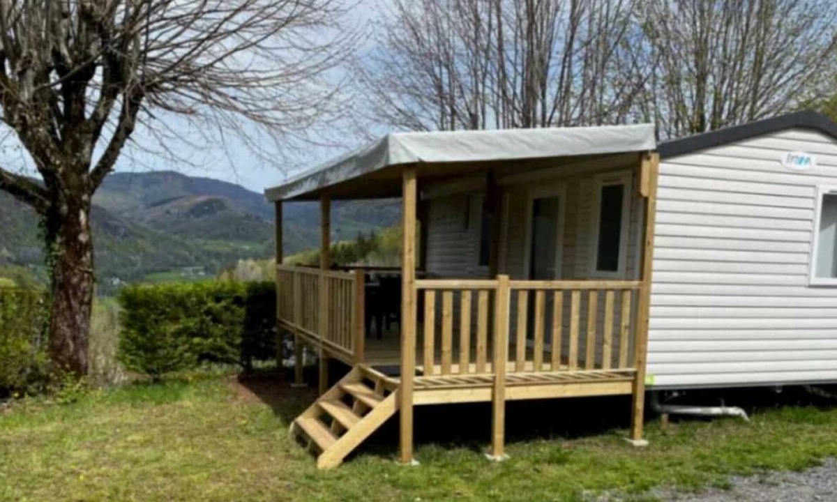 Vic-sur-Cere House | Camping - Piscine - ccbbdah