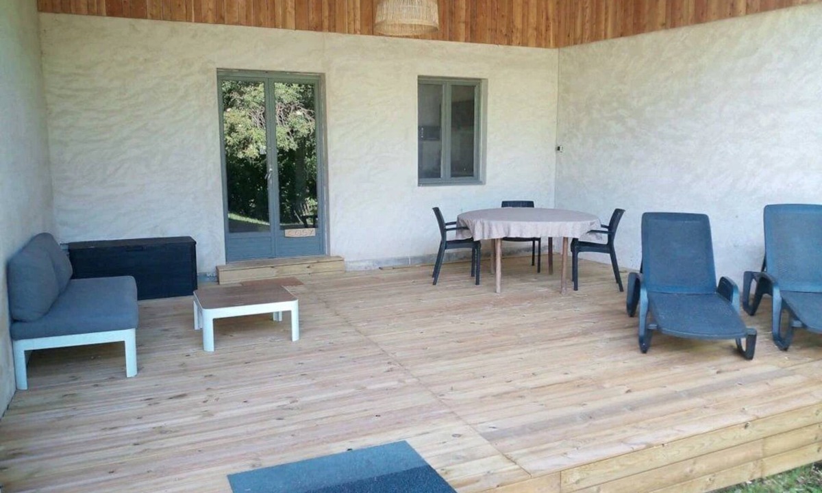 Vendoire House | Camping - Piscine - ccbedfg