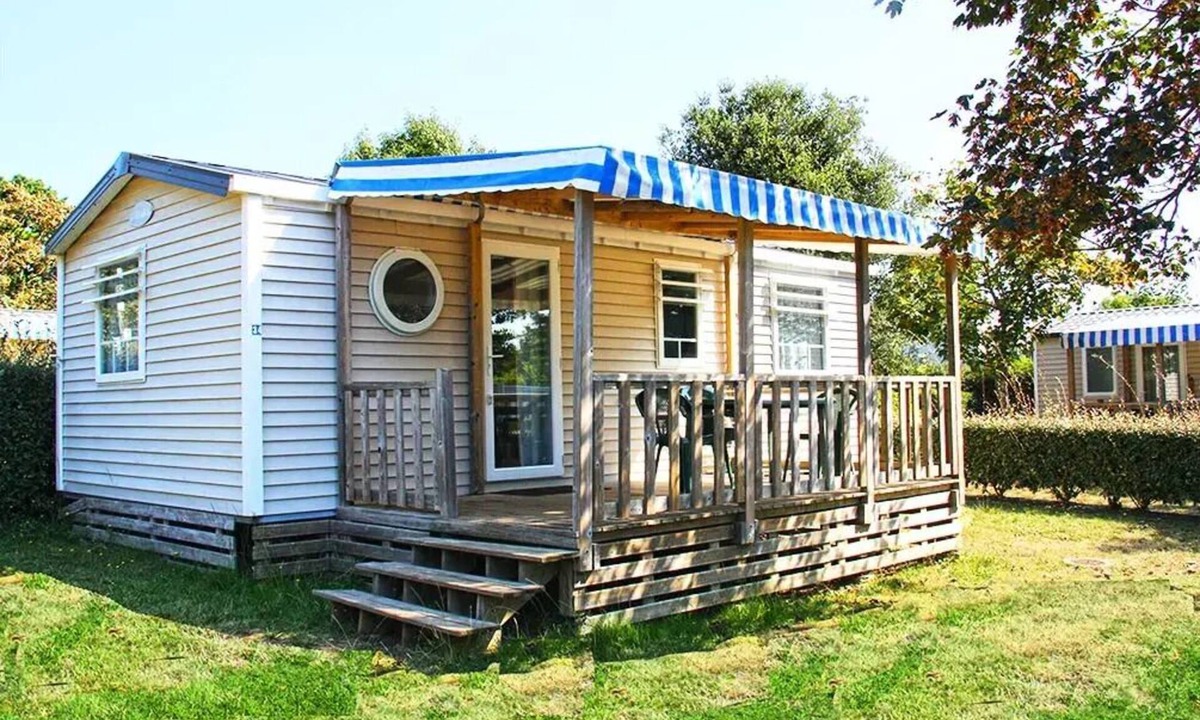 Saint-Vincent-sur-Jard Ski Chalet | Camping Vendée-Océan * - Azureva - 2 room chalet PMR 4 people