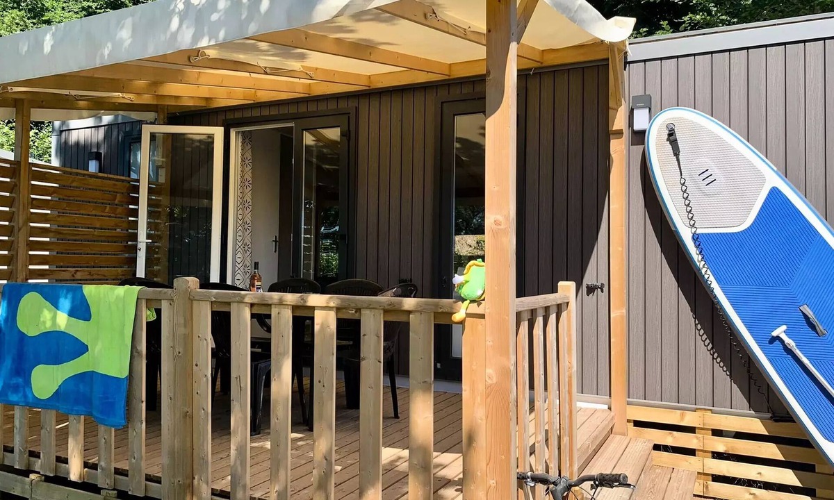 Salles-Curan House | Campsite Beau-Rivage * - FAMILY Cottage "LAC VIEW" (covered terrace) new in 2022 4 to 7 people - 4 people. included in the price