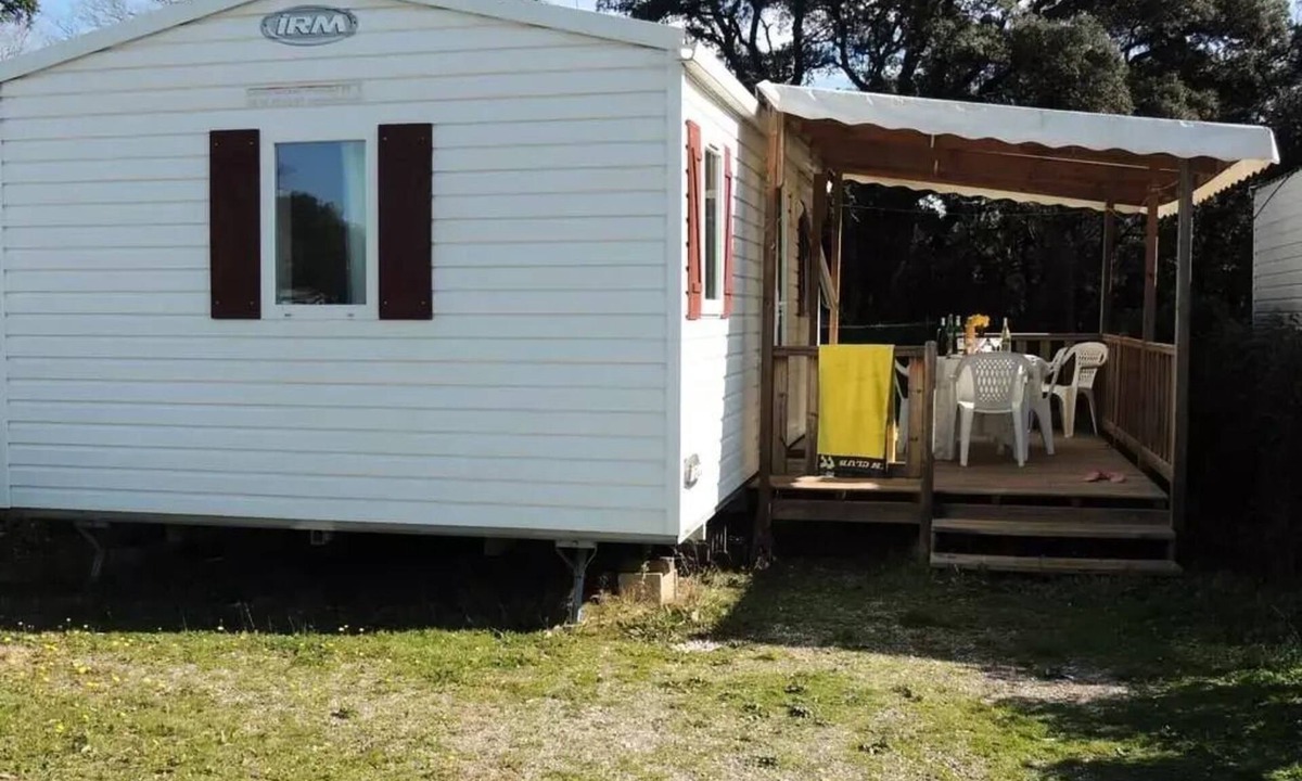Boisseron House | Campsite Domaine de Gajan * - Mobile home Comfort HOLIDAY 25m2 (2 bedrooms) with covered terrace TV INCLUSE 5 people