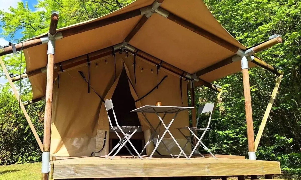 Leval House | Campsite Flower du Lac de la Seigneurie * - Woodlodge Nature 1 room 2 people Without Sanitary Facing the pond