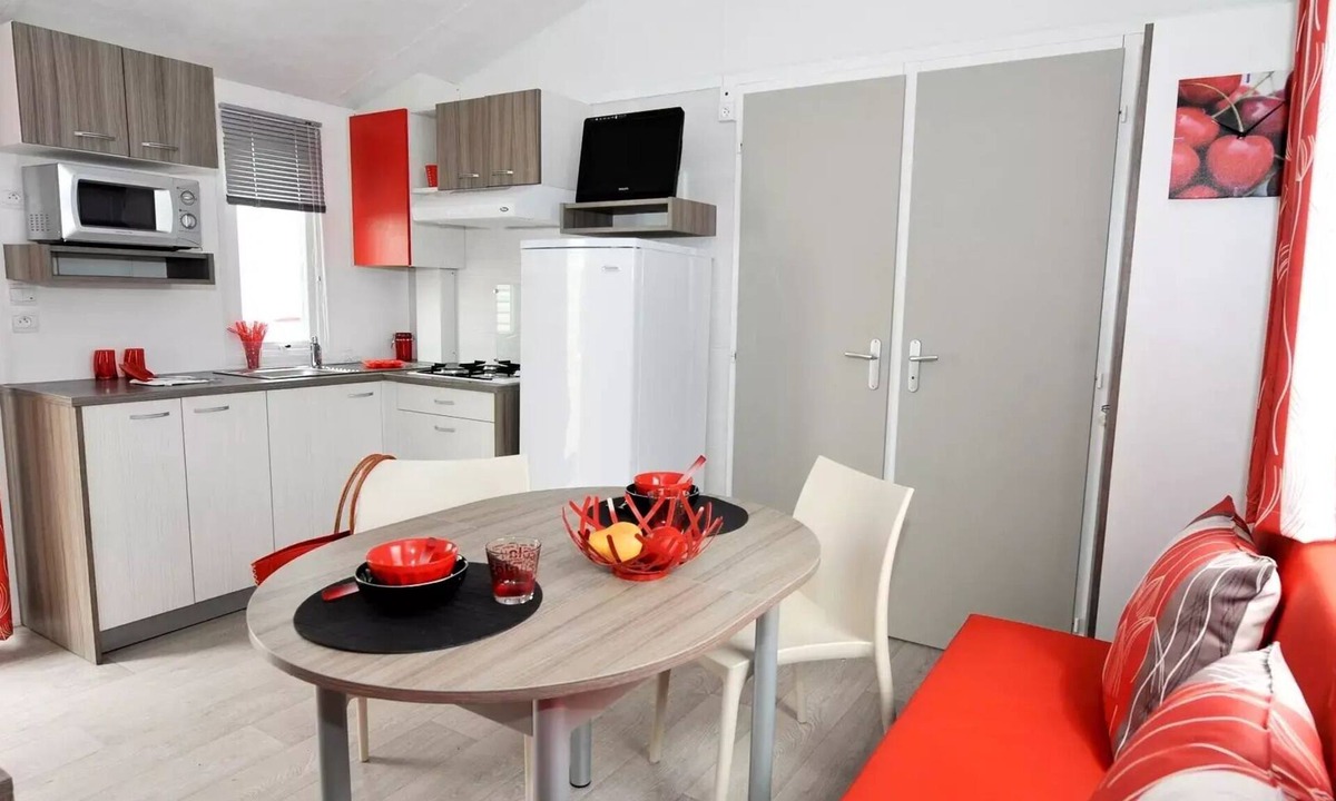 Les Sables d'Olonne House | Campsite Le Bel Air * - Authentic 3 Room Mobile Home 4/5 People + TV