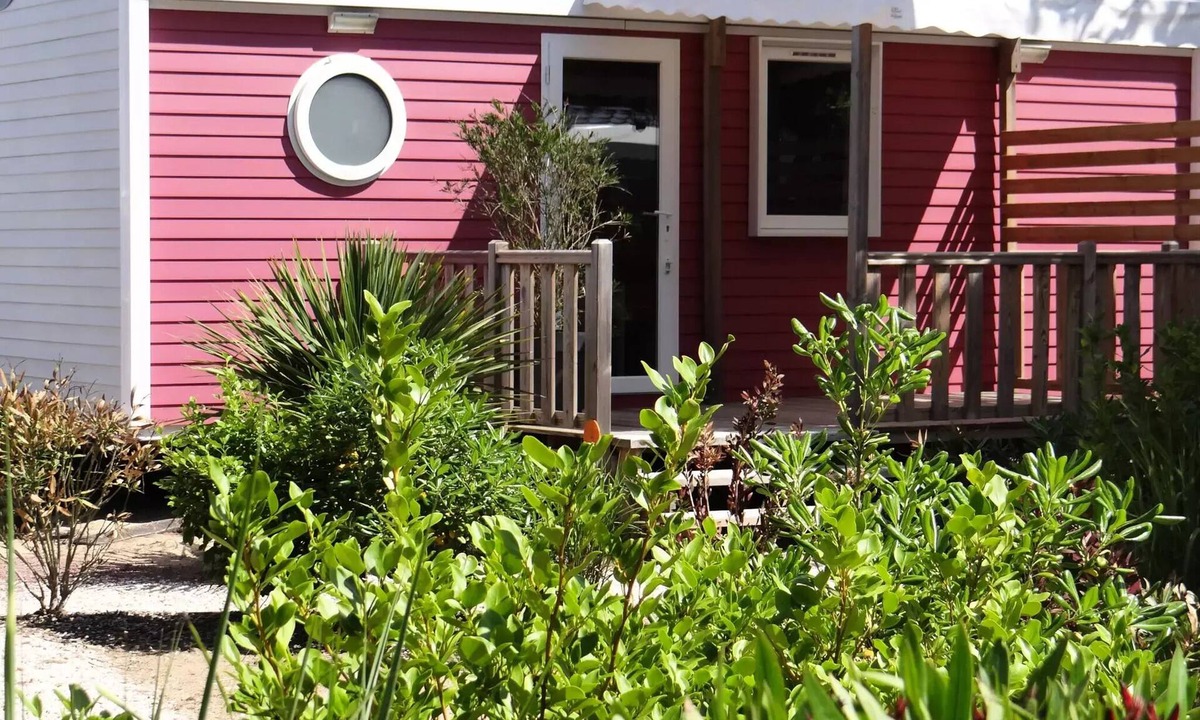 Saint-Jean-de-Monts House | Campsite Le Bois Verdon * - Cottage LITCHI - 26m2 - semi-covered wood terrace - 2 bedrooms 4 people