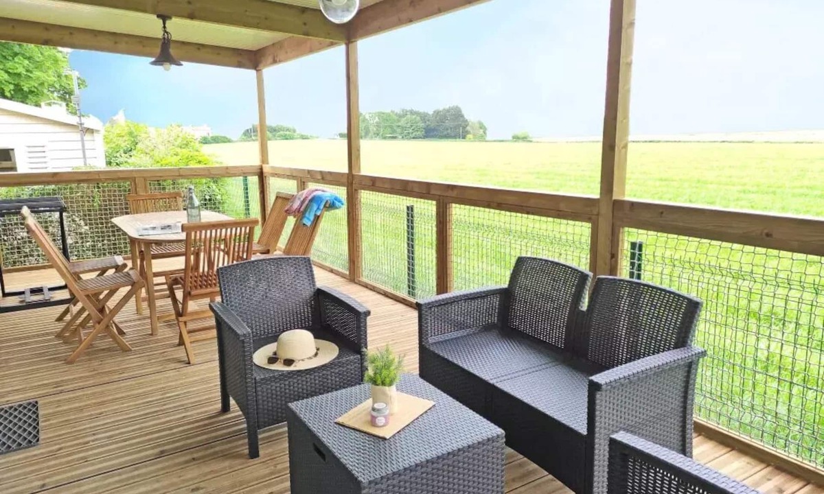 Saint-Laurent-sur-Sevre Cabin | Campsite Le Rouge Gorge* * - CABANE LODGE PREMIUM BORA BORA 3 CH 7 PERS CLIM TV LAVE VAISSELLE 7 persons