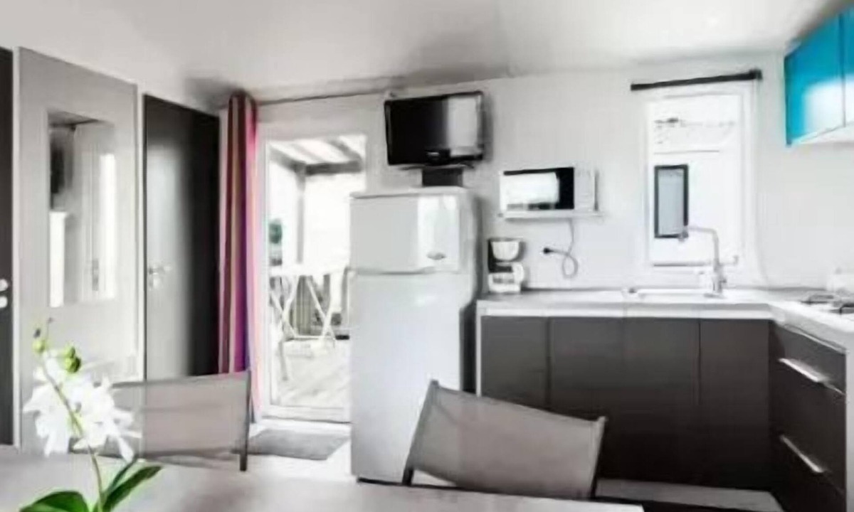 La Faute-sur-Mer Ski Chalet | Campsite LES VIOLETTES * - Chalet Mésange (2 bedrooms) 4 persons