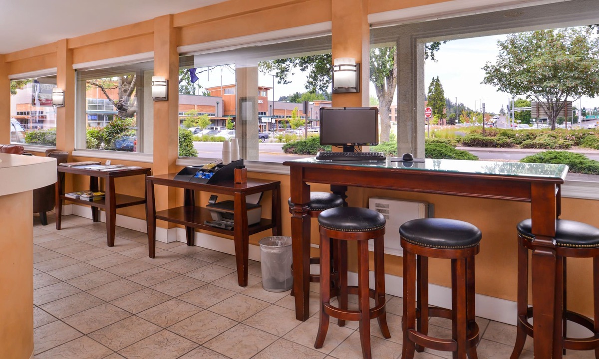 Downtown Eugene Hotel | Campus Inn & Suites Eugene Downtown