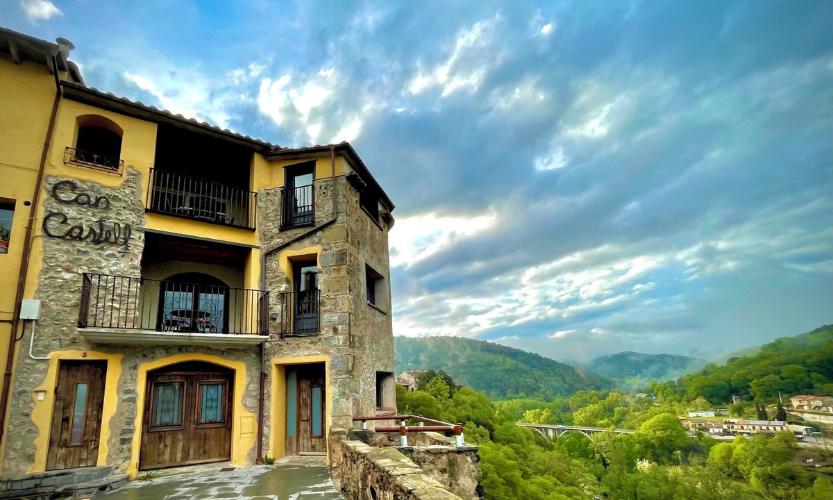 Castellfollit de la Roca Apartment | Can Castell