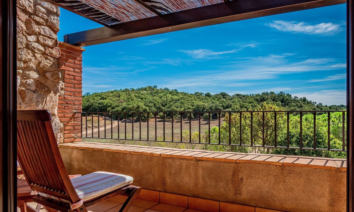 Capmany Cottage | CAN MARTI - Village house between fields and vineyards