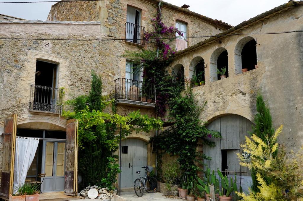 Sant Jordi Desvalls Apartment | CAN TAT, Loft in a old coach house