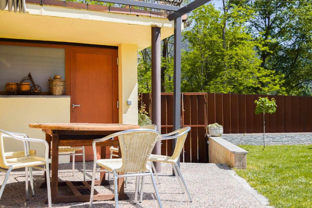 La Vall de Bianya House | Can ventura, alojamiento entero