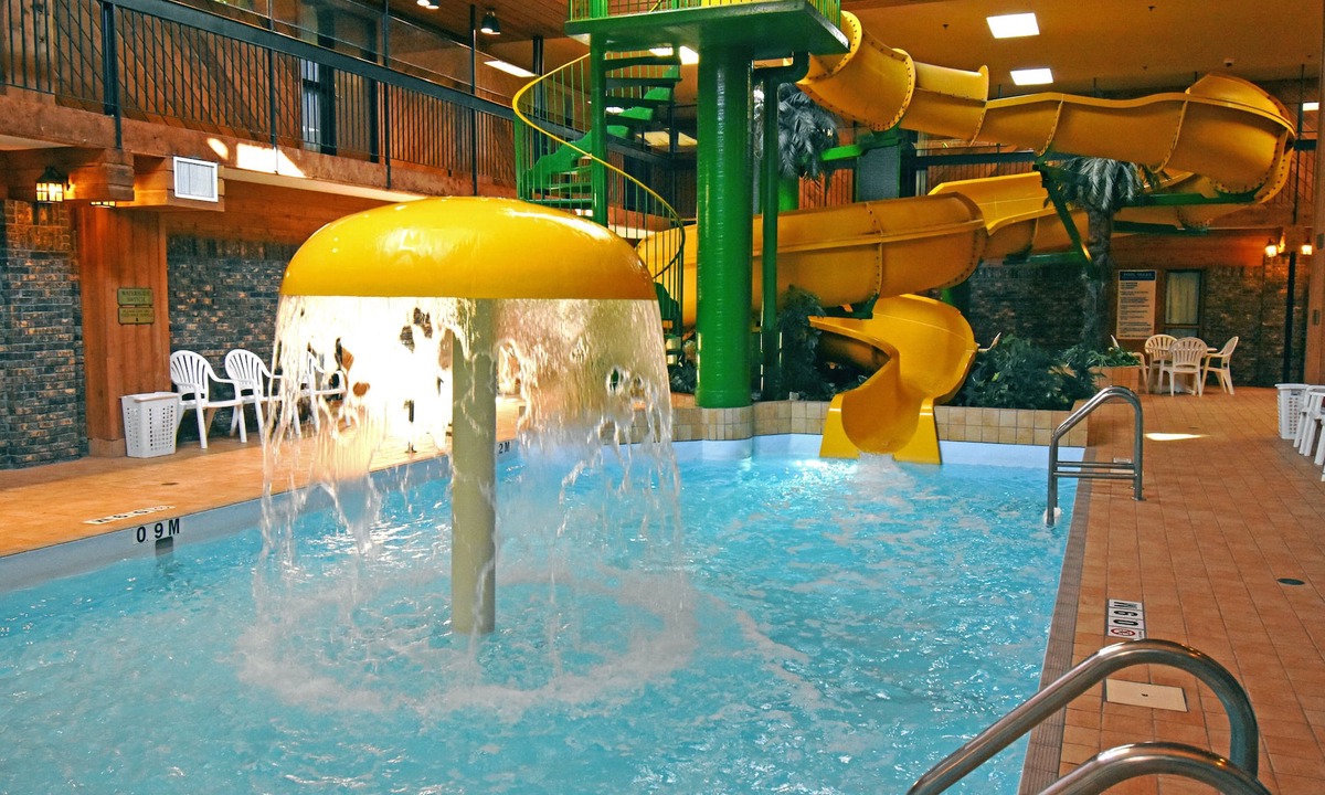 Portage La Prairie Hotel | Canad Inns Destination Centre Portage la Prairie