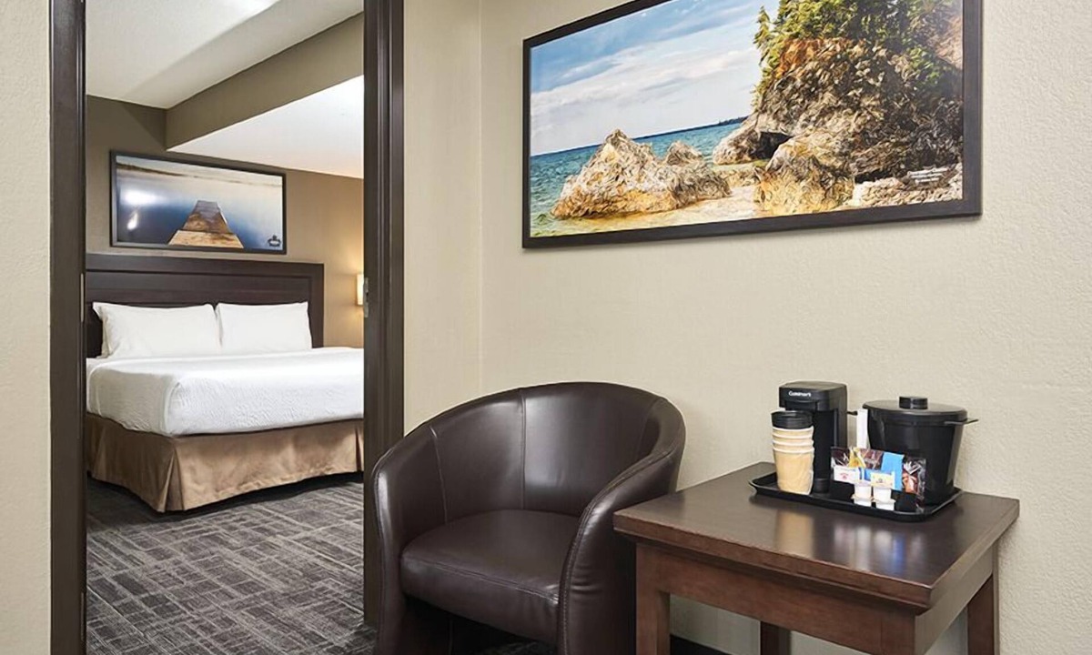 Regent Hotel | Canad Inns Destination Centre Transcona
