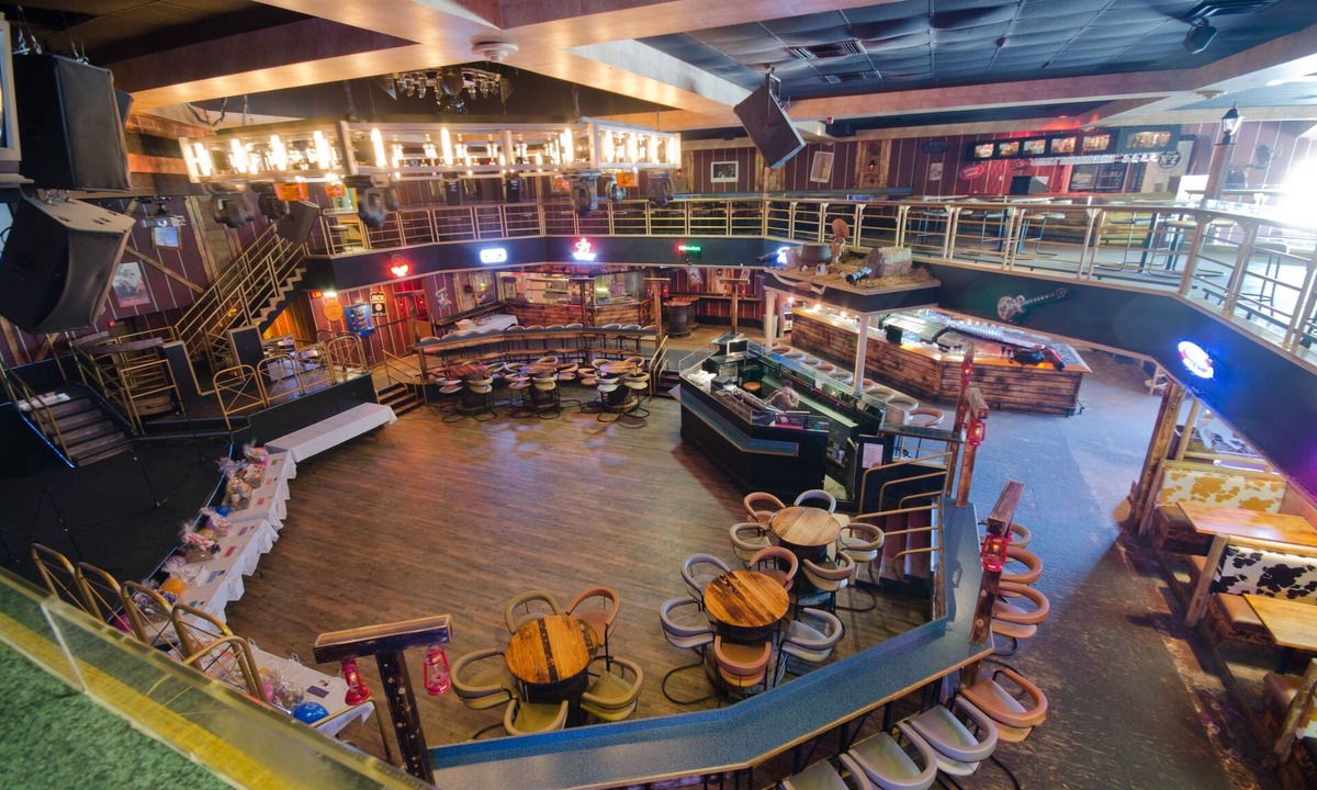 Winnipeg Hotel | Canad Inns Destination Centre Windsor Park