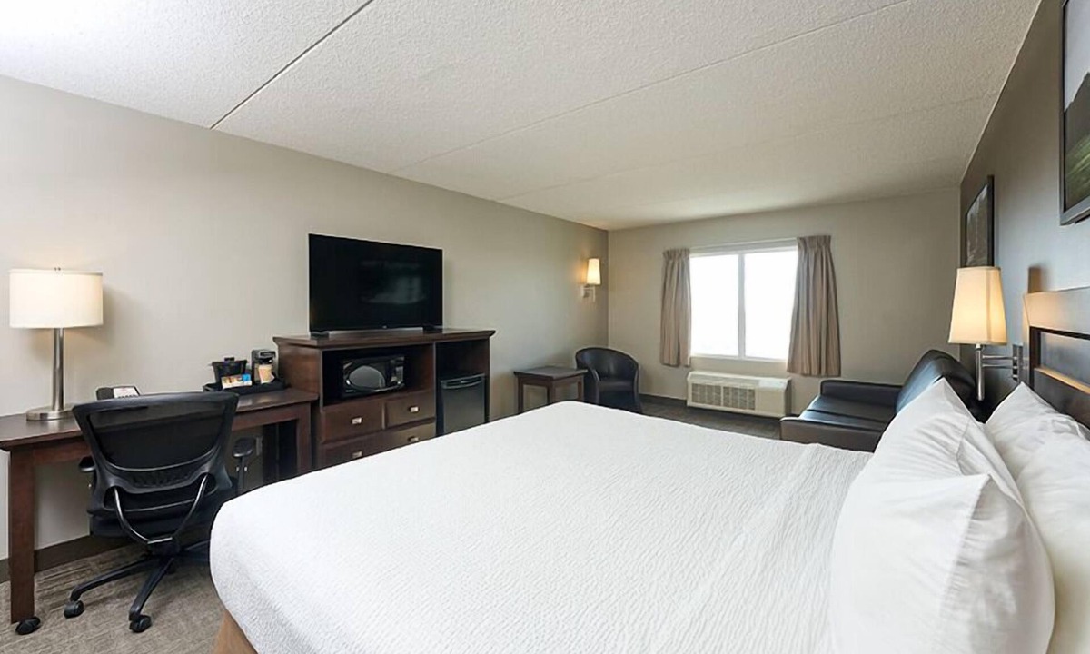 Regent Hotel | Canad Inns Destination Centre Club Regent Casino Hotel