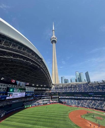 Toronto Entertainment District Apartment | CANADA SOCCER FAN HUB STAY-Walk to Harbourfront Centre