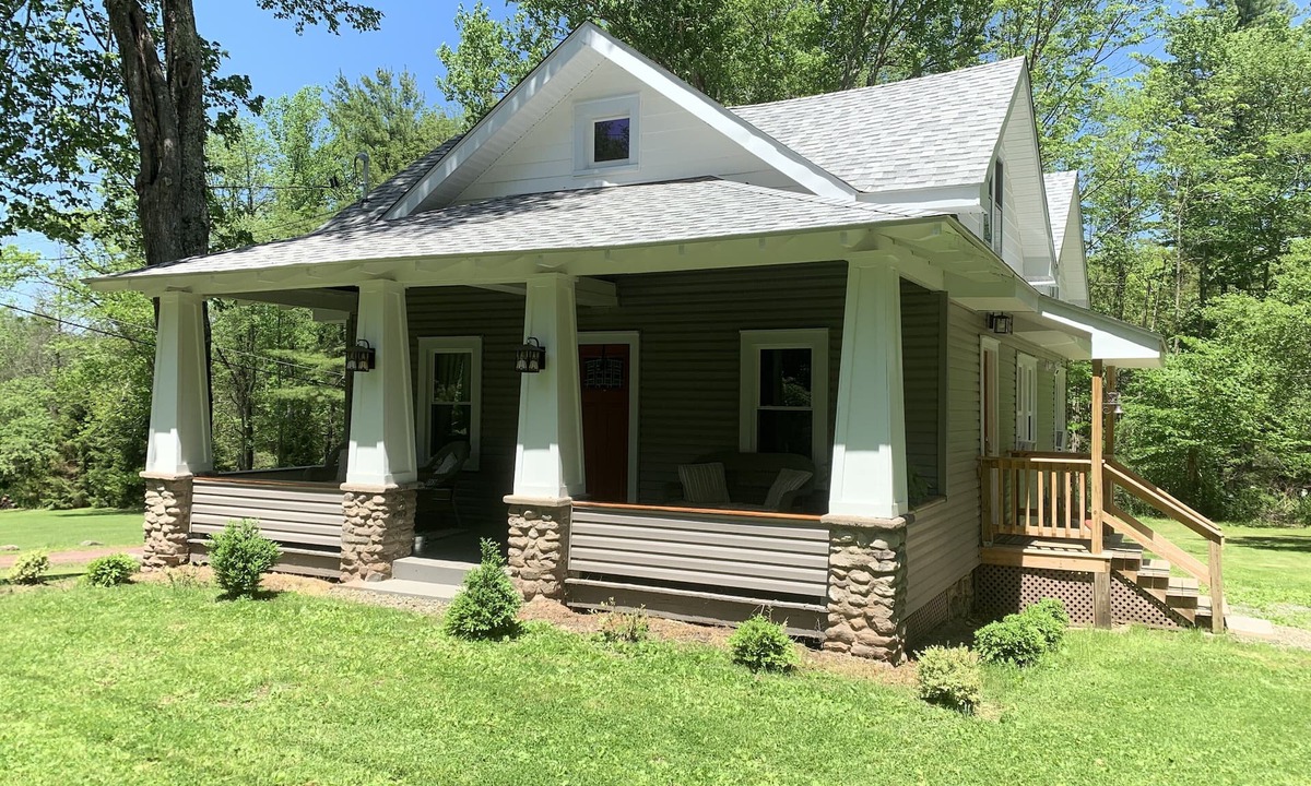 Canadensis House | Canadensis Craftsman Getaway in the Poconos