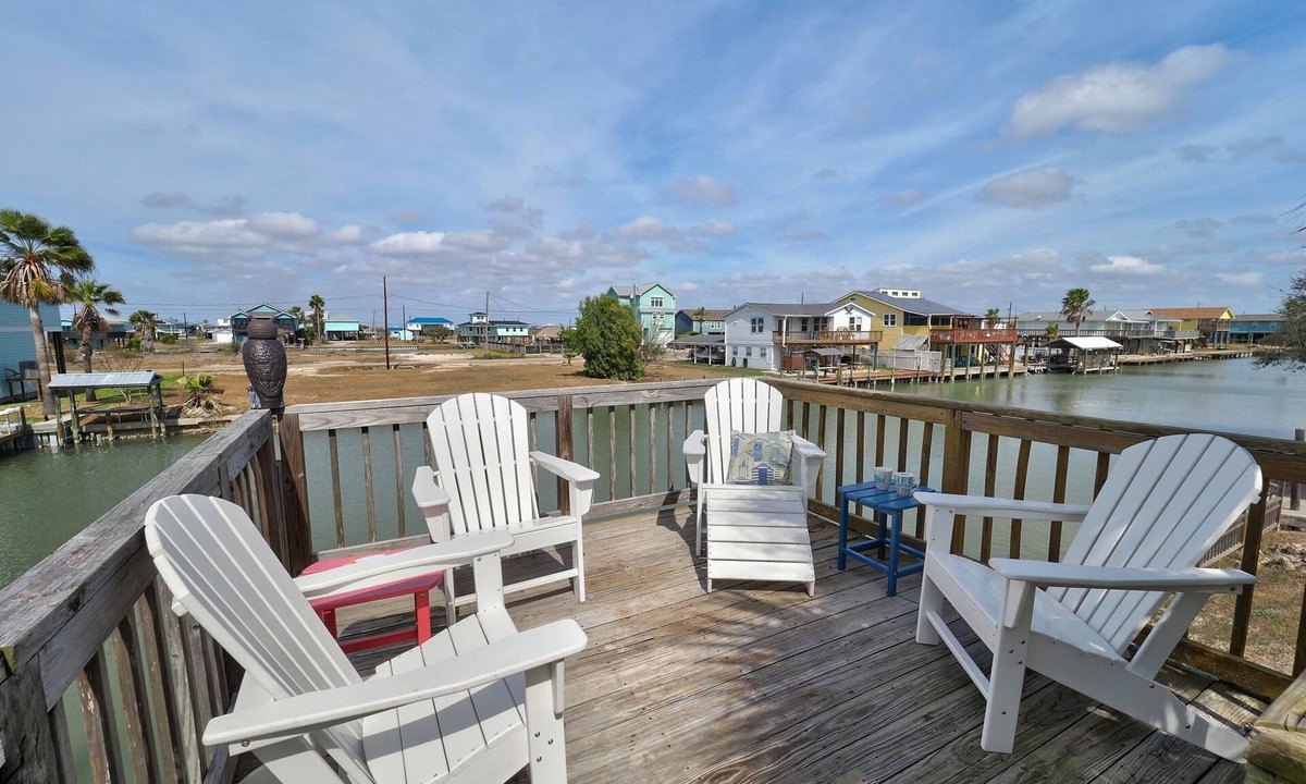 Rockport House | Canal Fishing Retreat - Dock, Sky Deck, Golf Cart