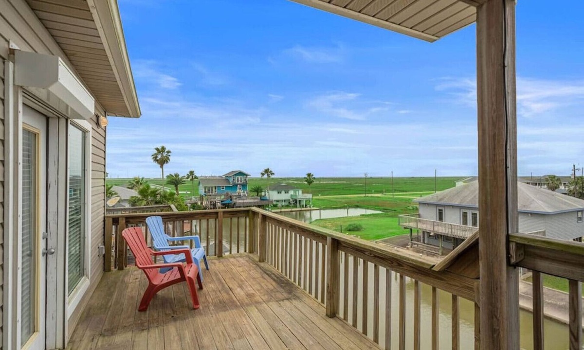 Surfside Beach House | Canal Front Fisherman Dream Home with Great Views