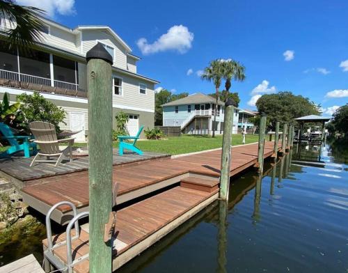 Crystal River House | Canal-Front Home on 73ft Dock!
