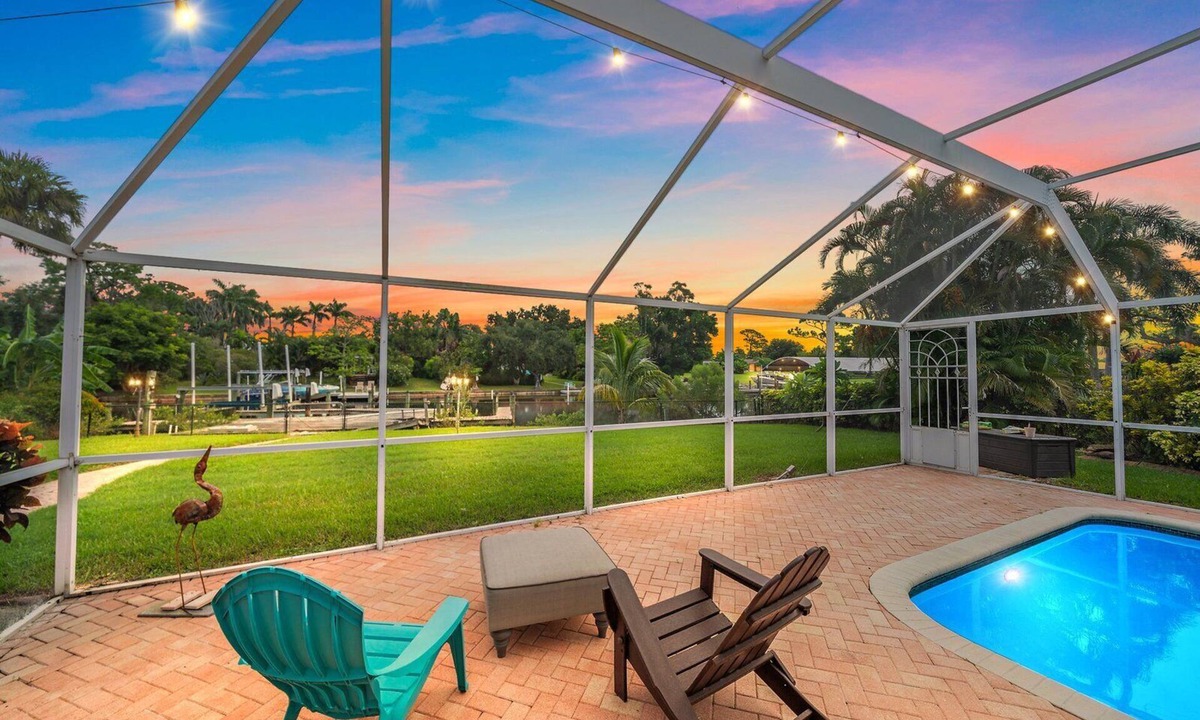 Whitfield House | Canal-Front, Large Pool, Near Top Beaches and Downtown