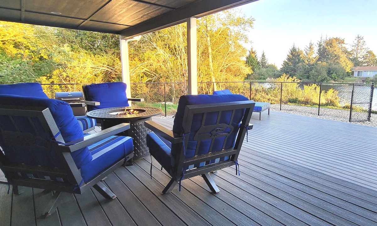 Ocean Shores House | Canal Front, Private Dock, Fully Fenced, Spacious!