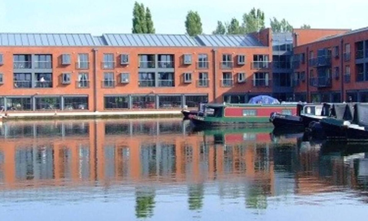 Diglis Apartment | Canal Side Apartment