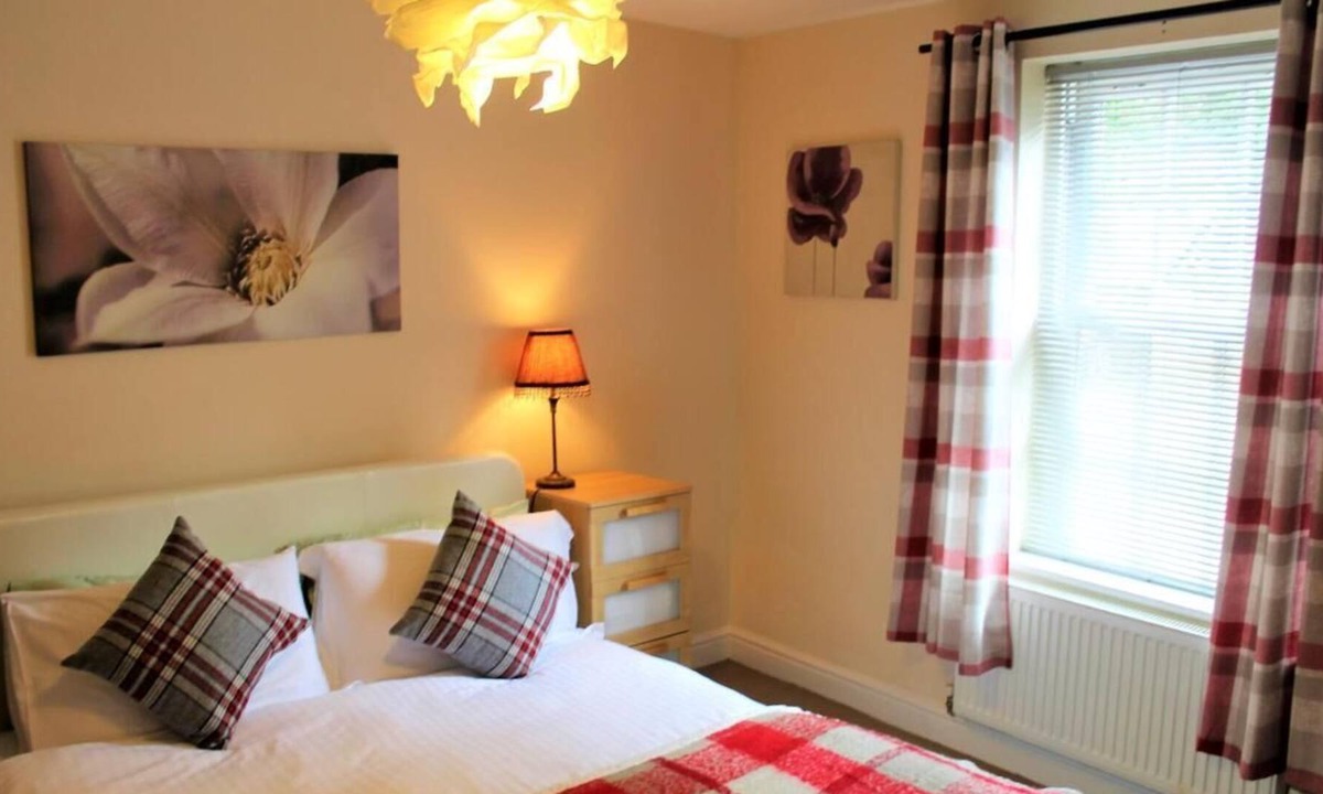 Diglis Apartment | Canal Side Apartment