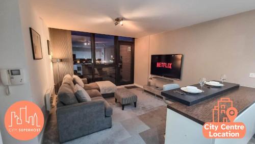 Castlefield Apartment | Canal Side Flat by City SuperHost