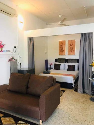 Kota Bharu House | Canal Studio Room Kota Bharu