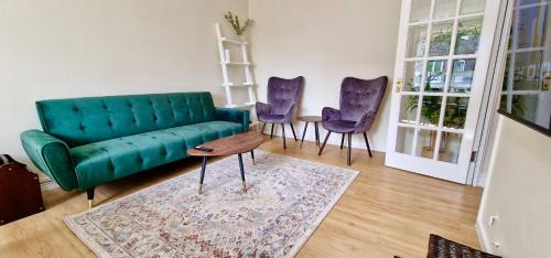 Westbourne Green Apartment | Canal View 3 bed Flat - Little Venice!