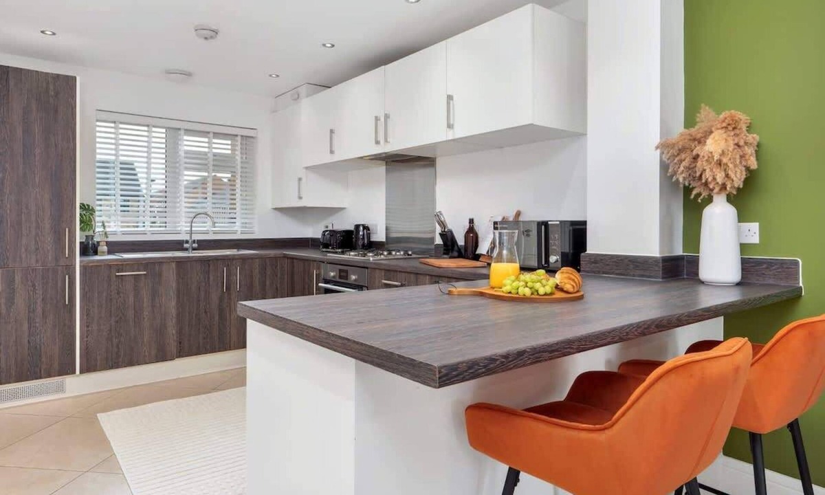 Hanley House | Canalside House Summa