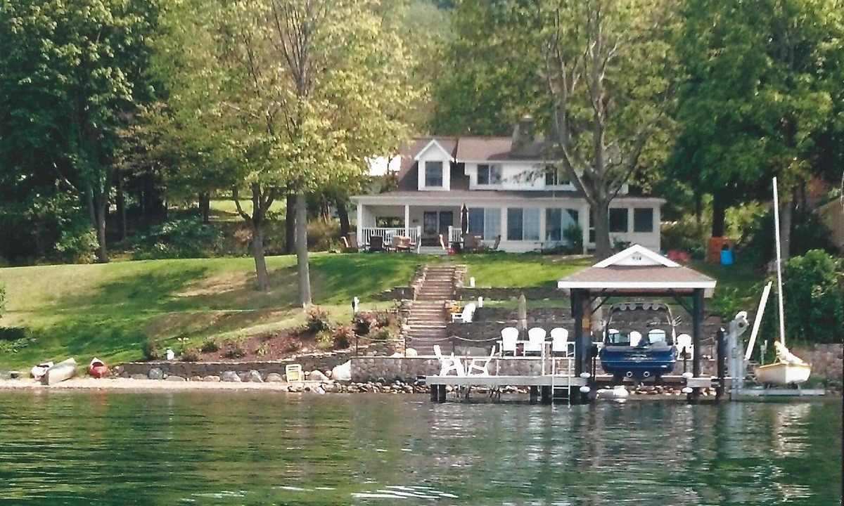 Middlesex House | Canandaigua Lake Waterfront Cottage