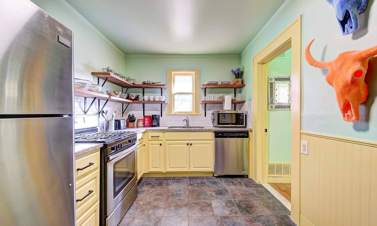 Central Oklahoma City House | Canary Cottage-brighten your stay-central NW OKC