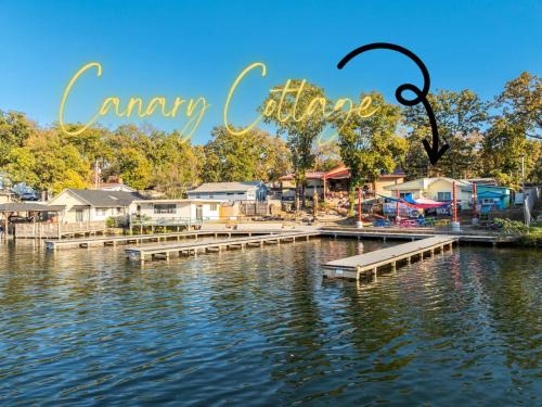Mid America Villa | Canary Cottage, Lakefront King Suite with Hot Tub at Sam's Pizza