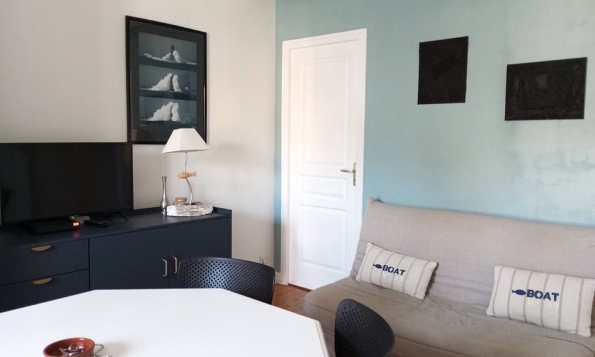 Cancale Apartment | CANCALE port appt 4 pers. in house, electric water heating included - wifi