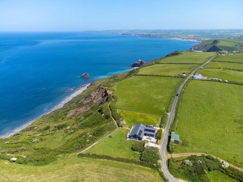 Saint Gennys Villa | Cancleave - Cornish Clifftop Luxury