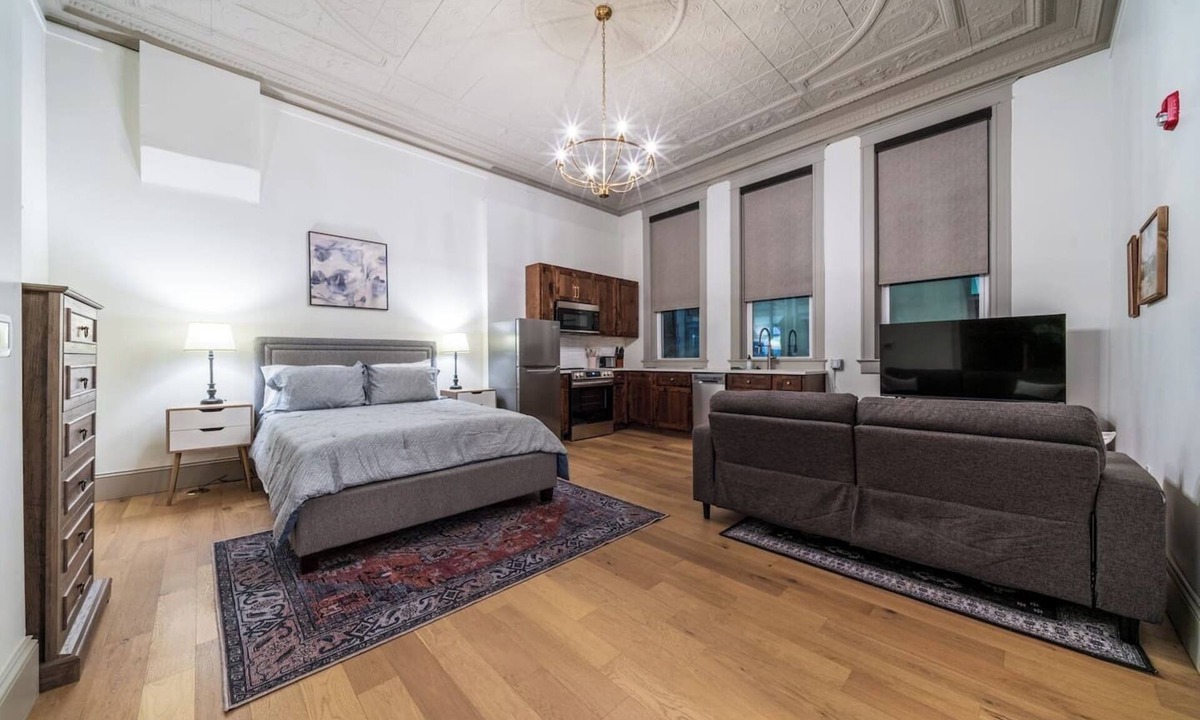 Sedalia Apartment | Candlestick Suite