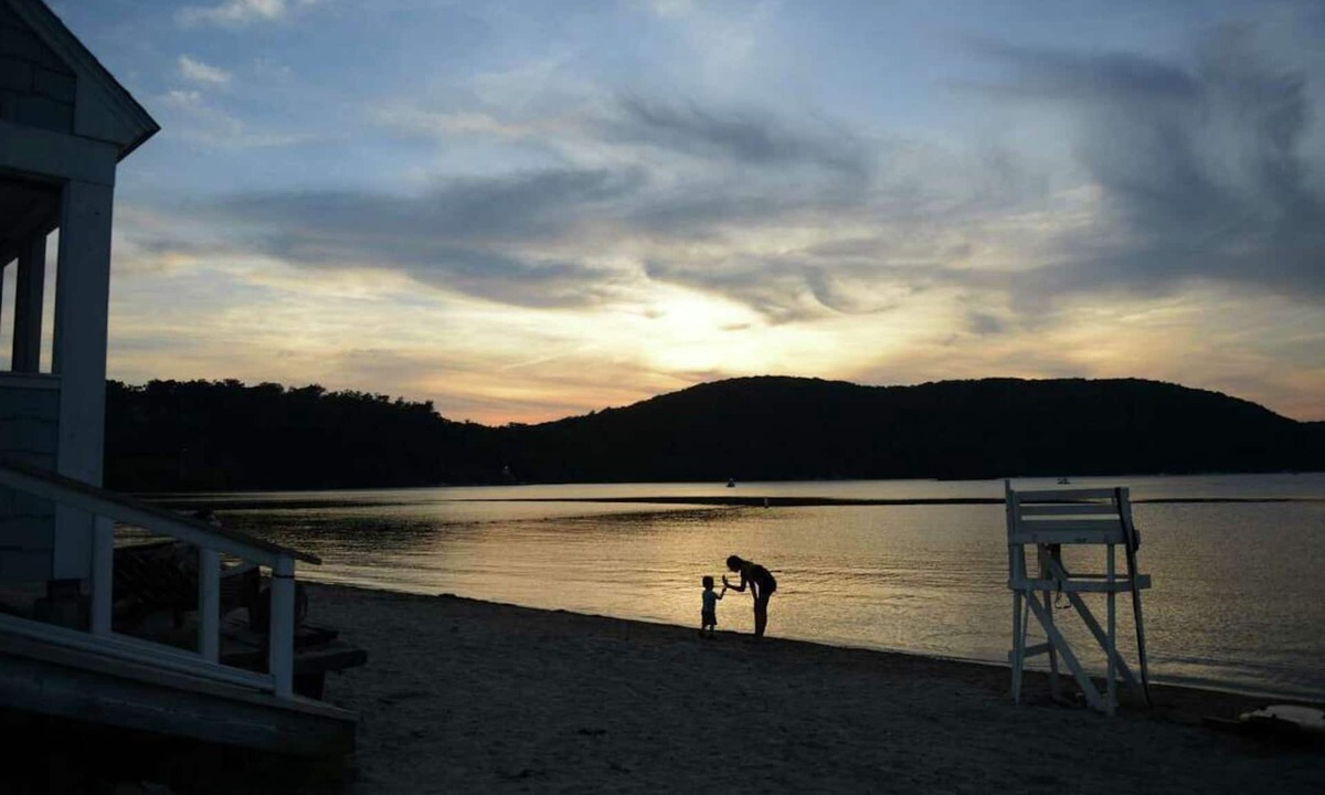 Danbury House | Candlewood Lake Family Fun