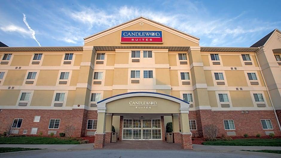 Springfield Hotel | Candlewood Suites Springfield, an IHG Hotel