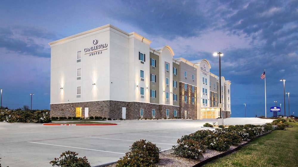 Waco Hotel | Candlewood Suites Waco, an IHG Hotel