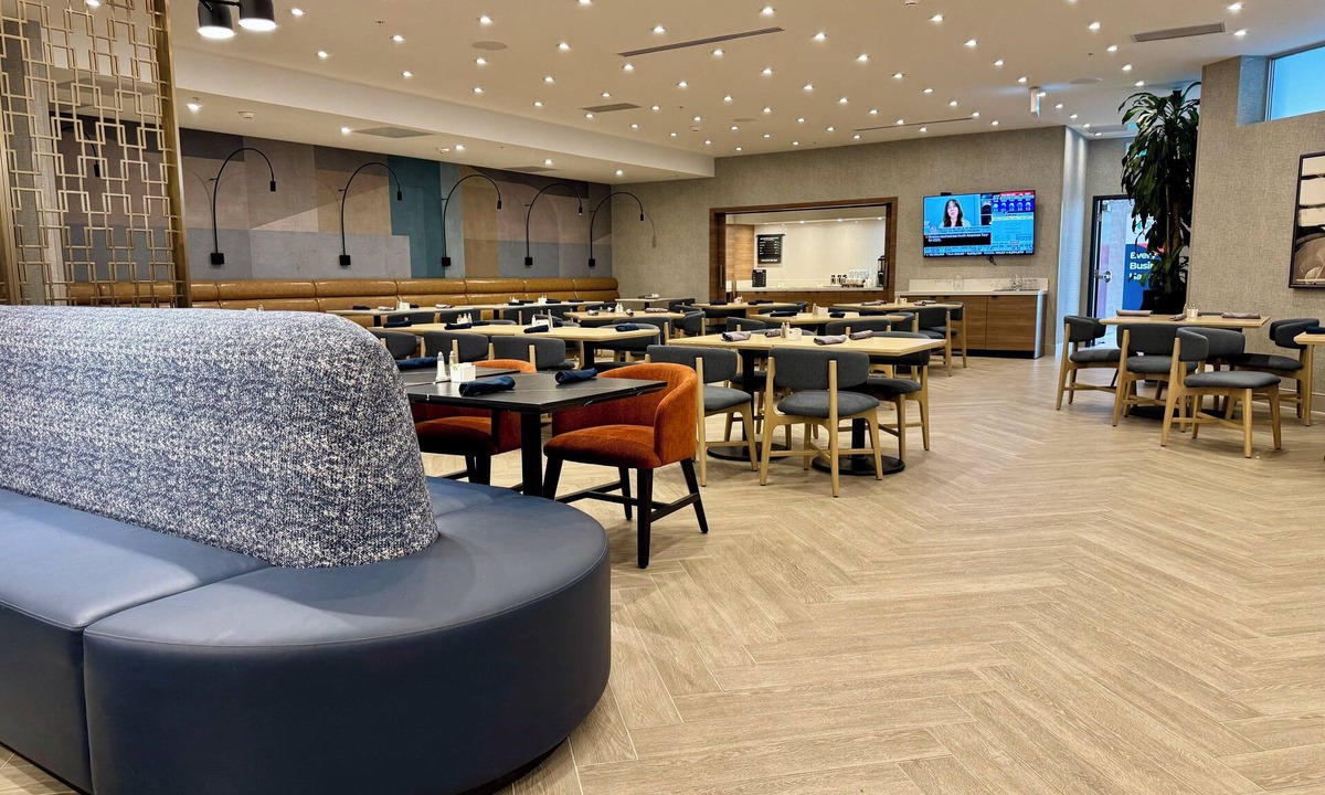 Burlington Hotel | Candlewood Suites Burlington Conference Centre by IHG