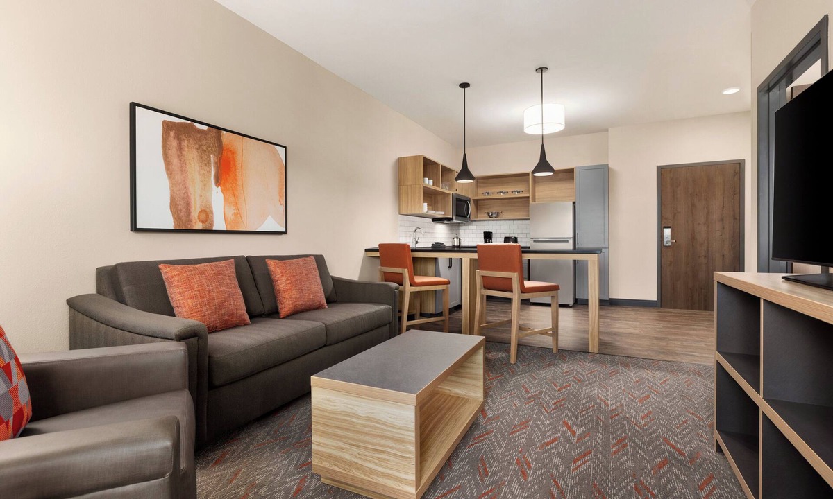 Bermuda Hotel | Candlewood Suites Chester Richmond by IHG