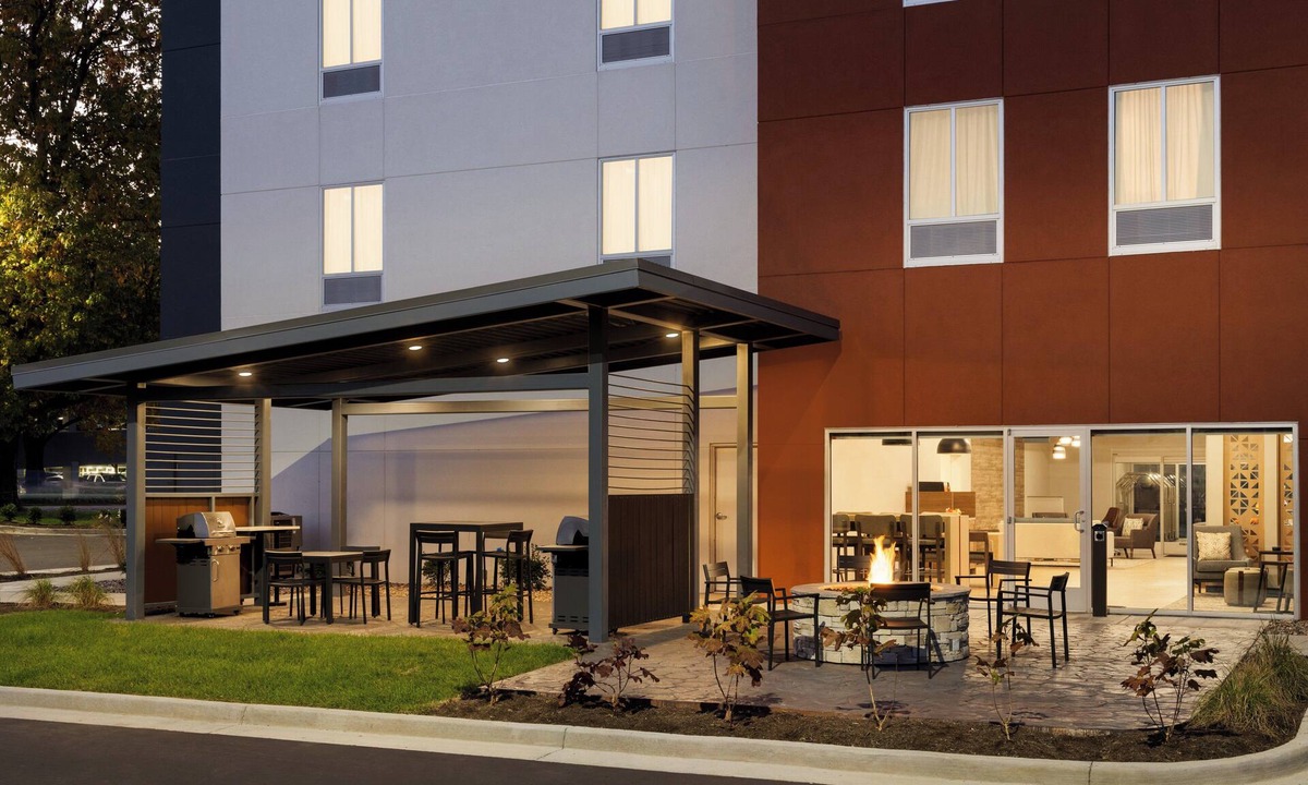 Oakdale Hotel | Candlewood Suites Coralville Iowa City by IHG