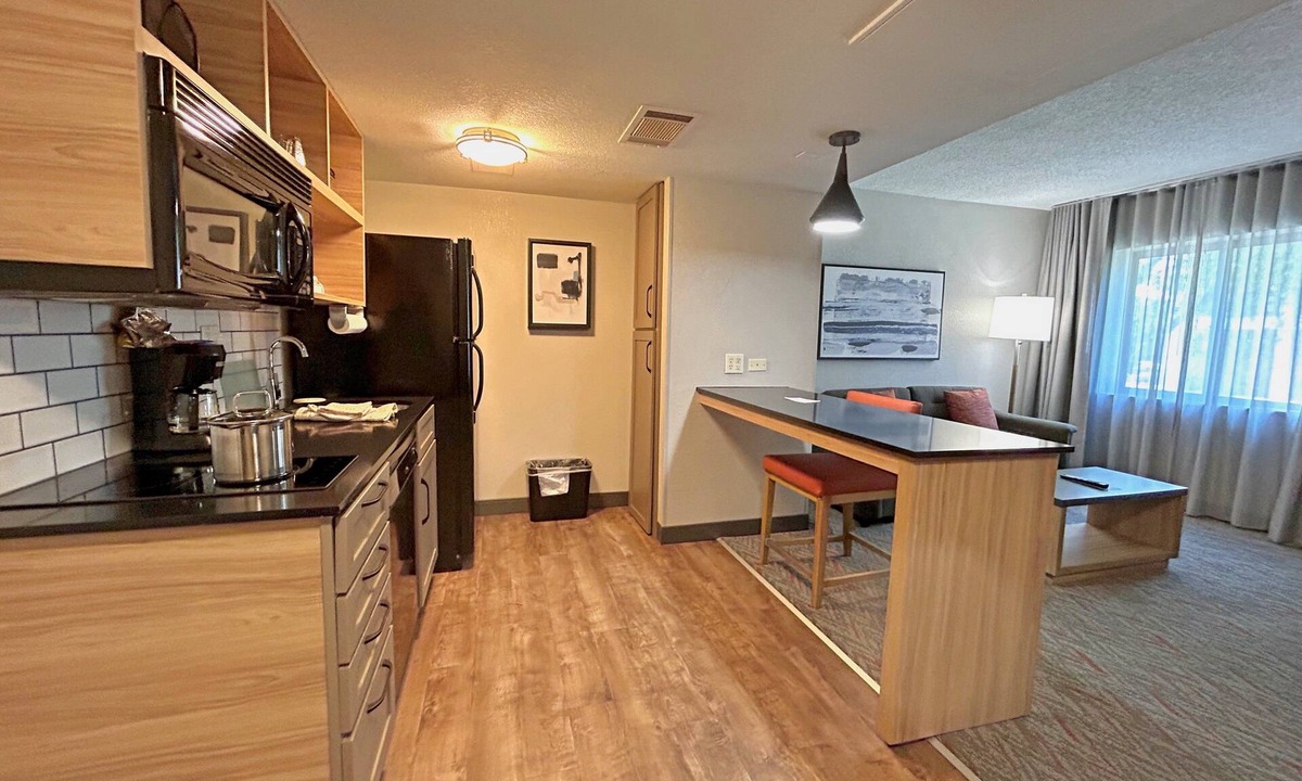 Indianapolis Hotel | Candlewood Suites Indianapolis Downtown Medical District by IHG