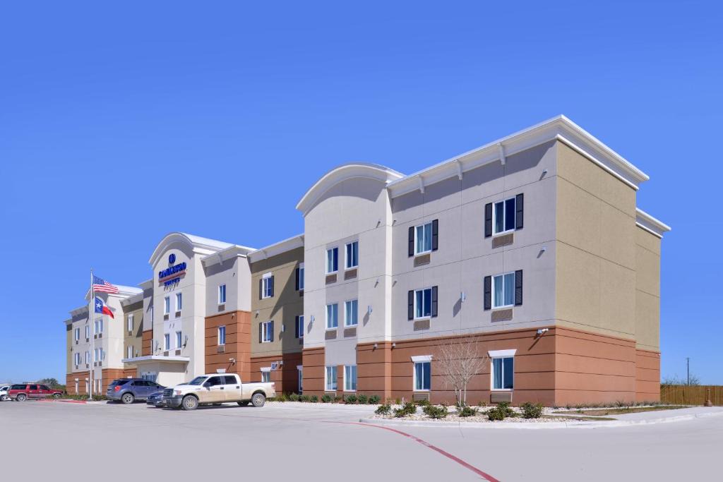 Kenedy Hotel | Candlewood Suites Kenedy by IHG