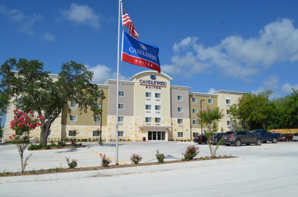 North San Antonio - SAT Hotel | Candlewood Suites San Antonio Airport by IHG
