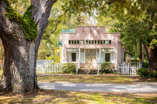 Southport House | Candy Store House by Oak Island Accommodations